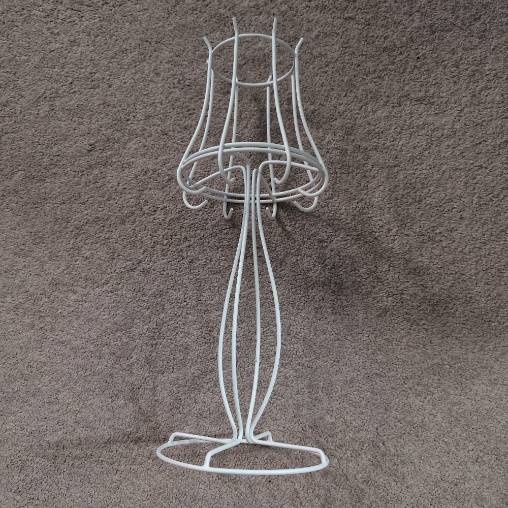 M7 Umbra Vintage Cocquette White Jewelry Stand Holder